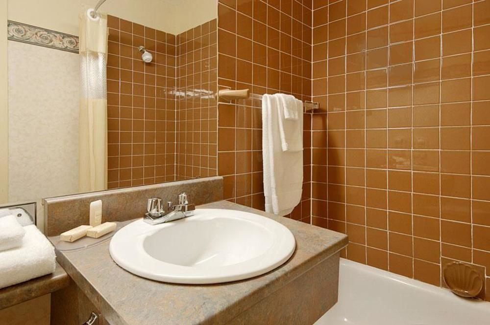 Hotel Cowansville Luaran gambar