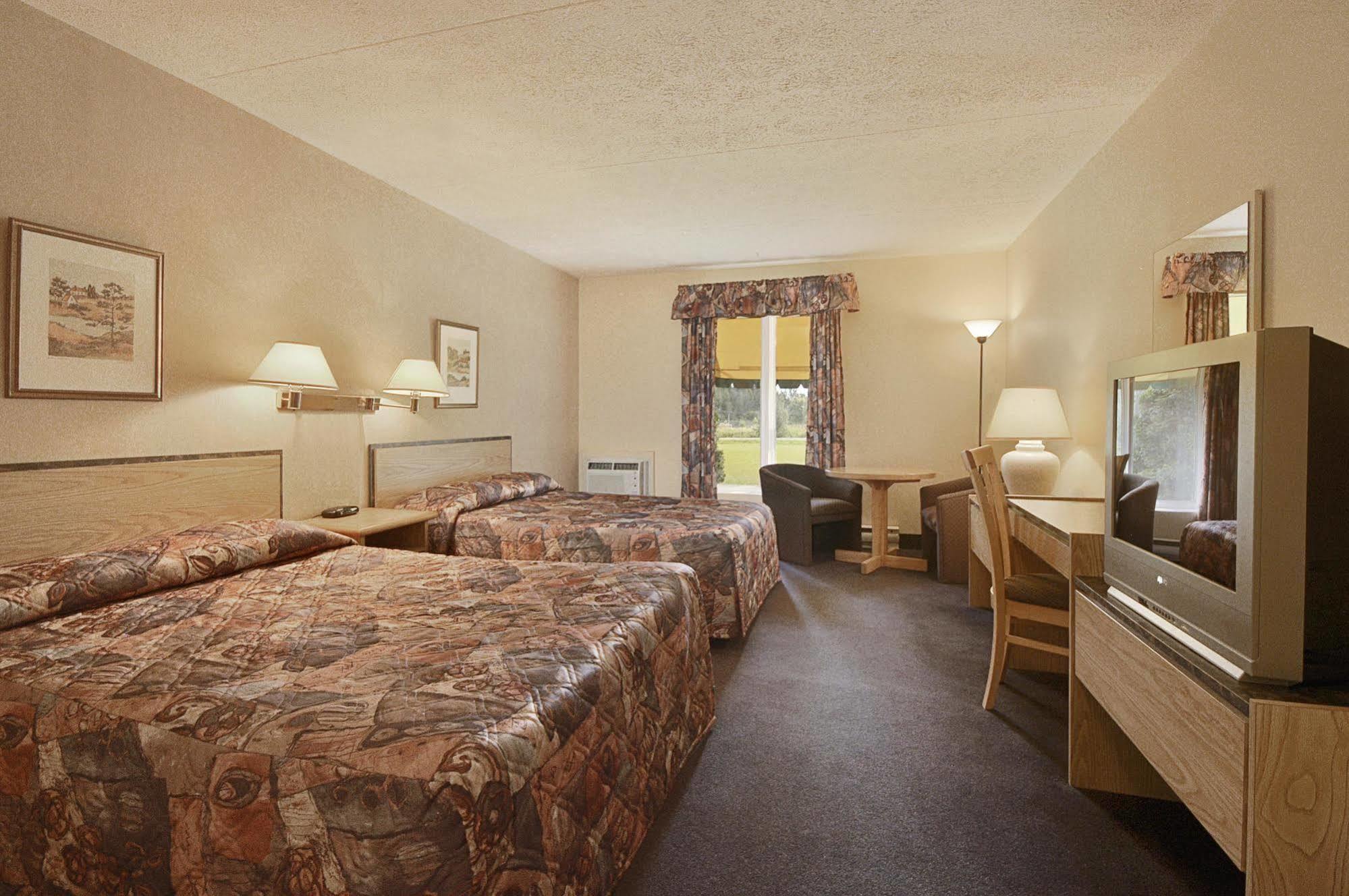 Hotel Cowansville Luaran gambar